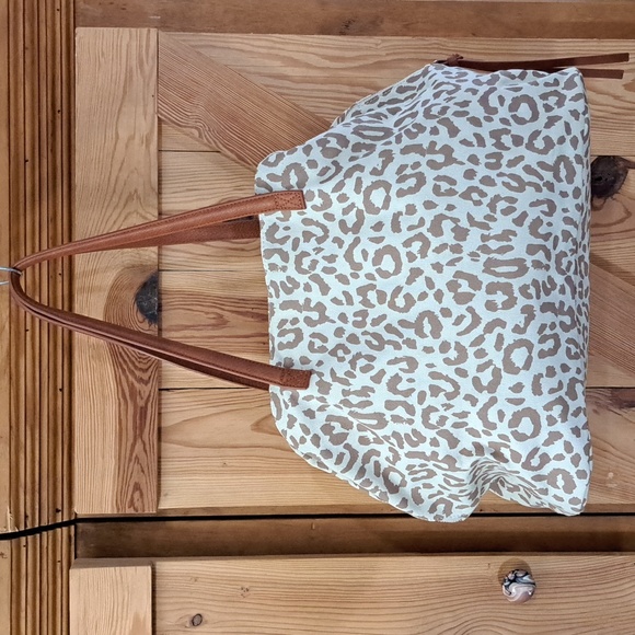Antik Kraft Handbags - Antik Kraft Canvas Vegan Leather HUGE Animal Print Tote Purse